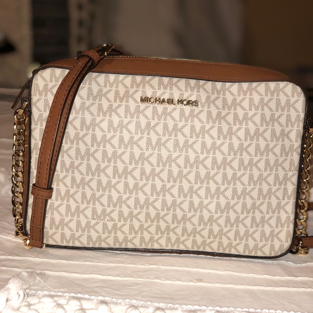 Michael Kors Jet Set Saffiano Leather Crossbody Bag